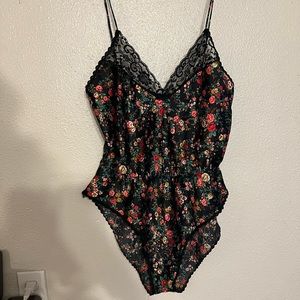 Myonne vintage floral romper teddy size small